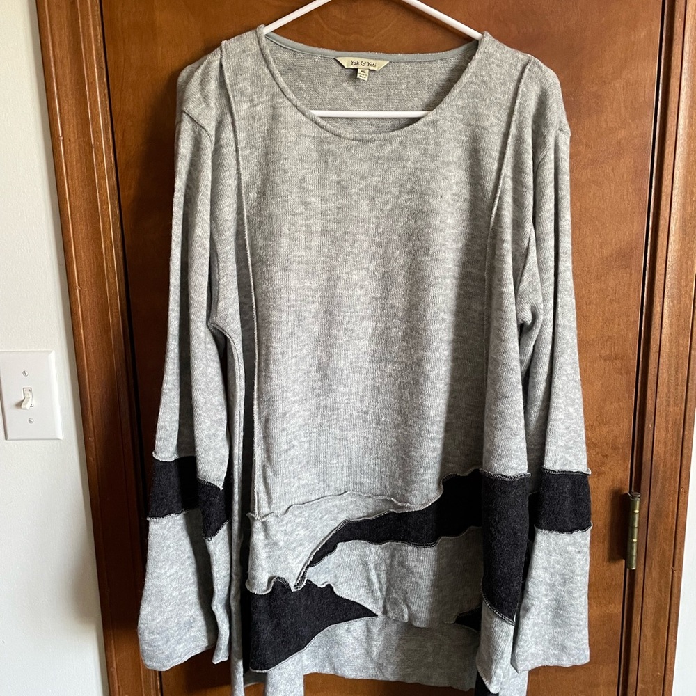 NWOT Yak & Yeti Tunic Sweater